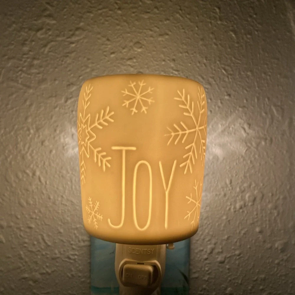 Scentsy Spirt Of Joy  Holiday/ Winter Snowflake Warmer‎ In Box # L70572